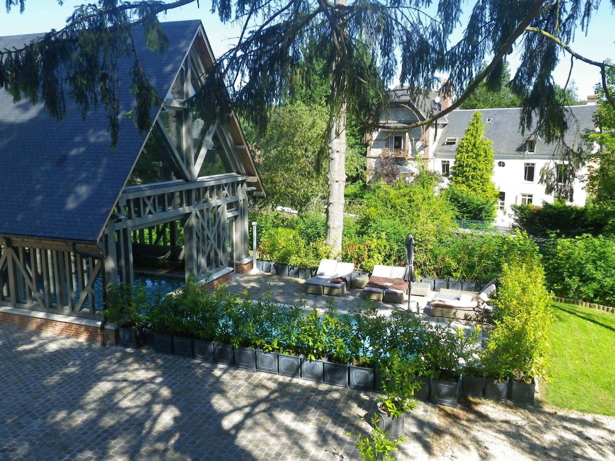 Hotel La Licorne & Spa Lyons-la-Foret Ngoại thất bức ảnh