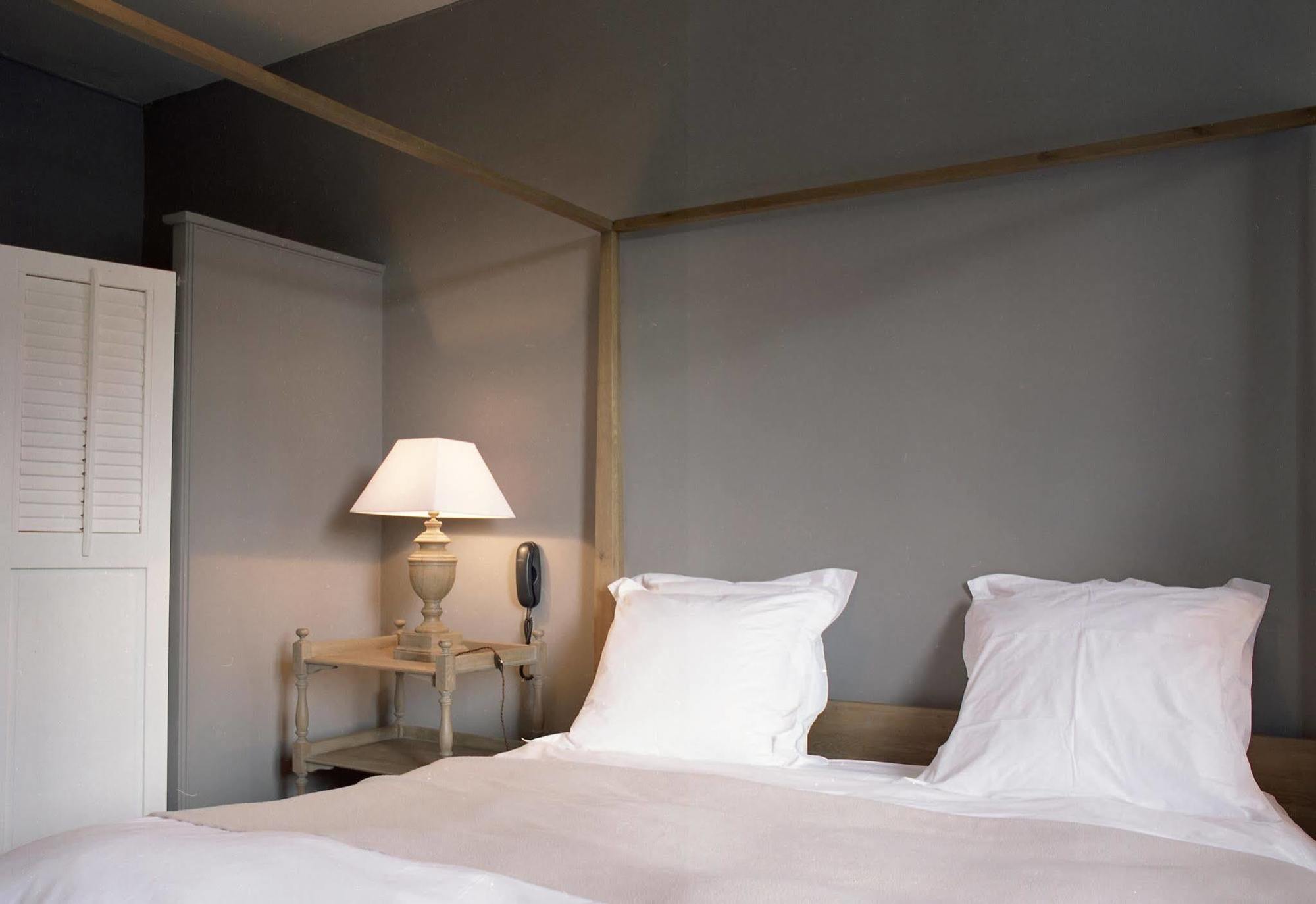 Hotel La Licorne & Spa Lyons-la-Foret Ngoại thất bức ảnh
