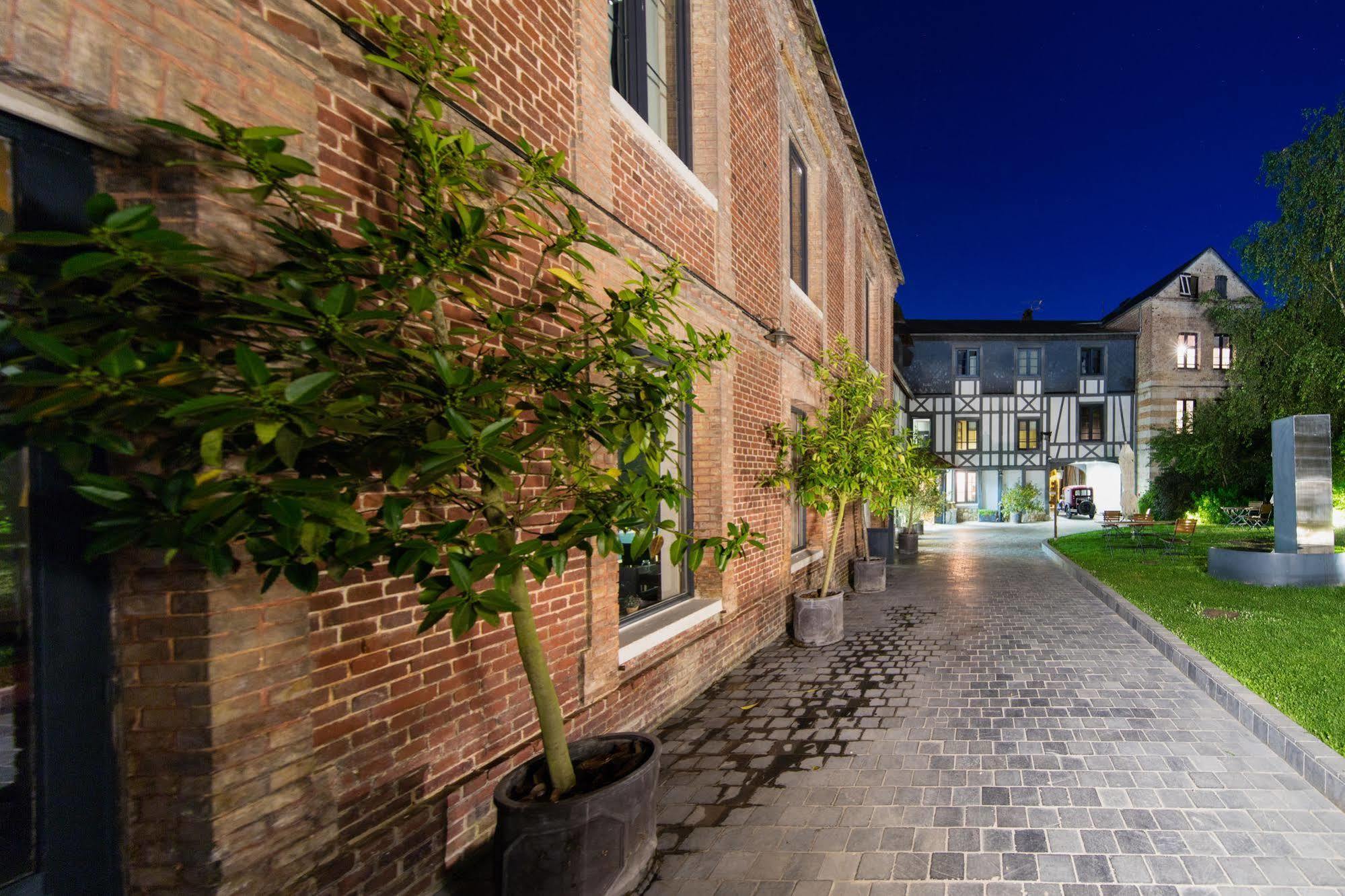 Hotel La Licorne & Spa Lyons-la-Foret Ngoại thất bức ảnh